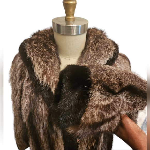 EUC | Fur & Mink Trim coat | Large Hood |  Vintage | Canadian - Picture 3 of 16
